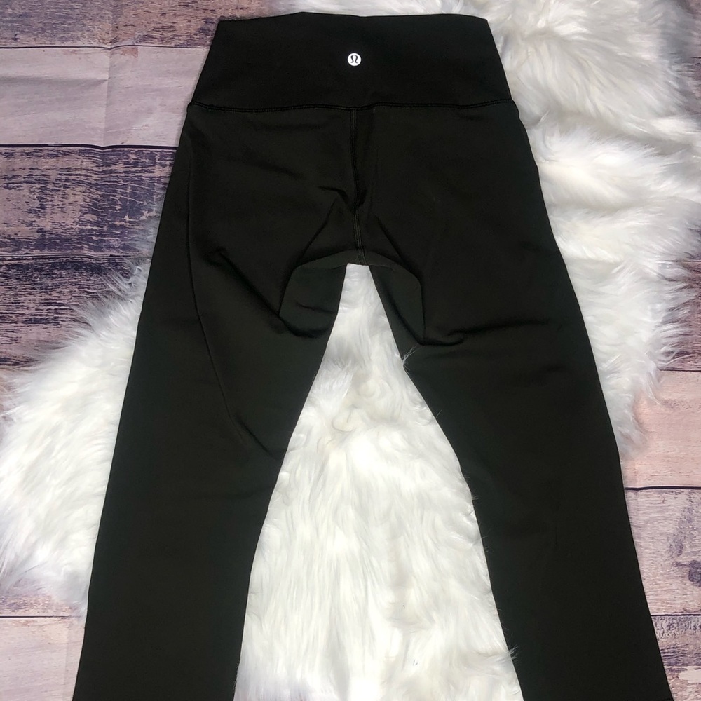 NWOT Lululemon Wunder Under High Rise Crop - Picture 1 of 3